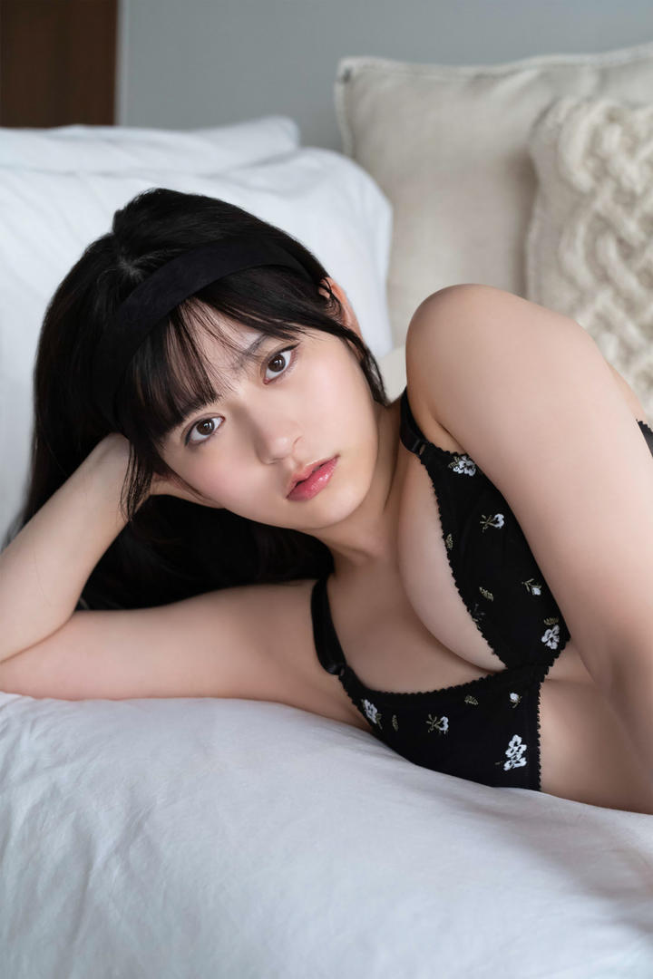 亚洲国产精品99久久久久久美女黑色内衣诱惑贵妃躺姿势写真图片