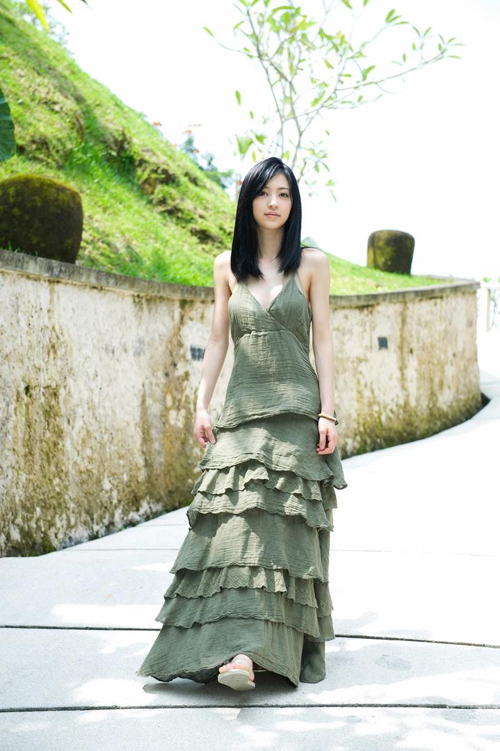 日本好看的头像女生户外摄影写真图片