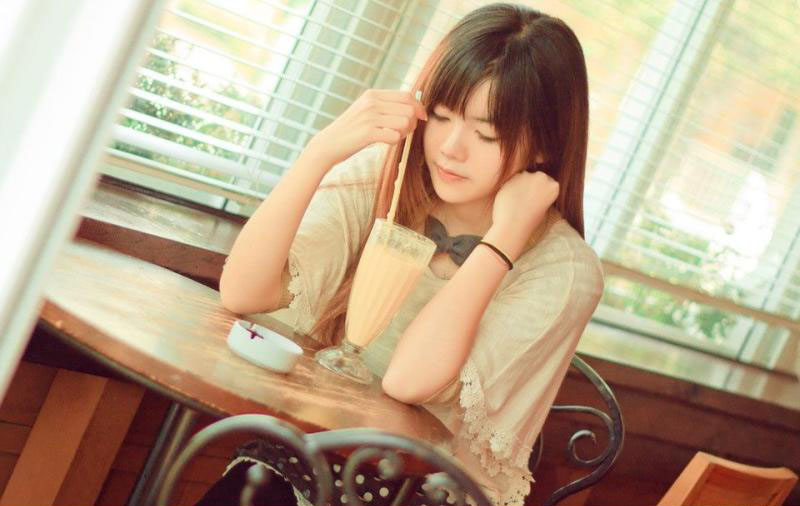 爱在秋天昏黄树叶飘落时