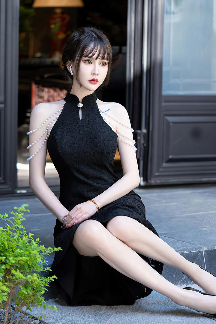 国产高冷气质美女模特艺术写真图片