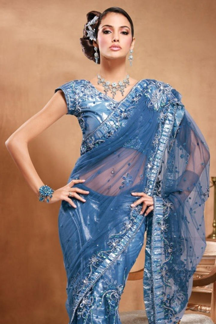 穿华丽服装的印度美女图片