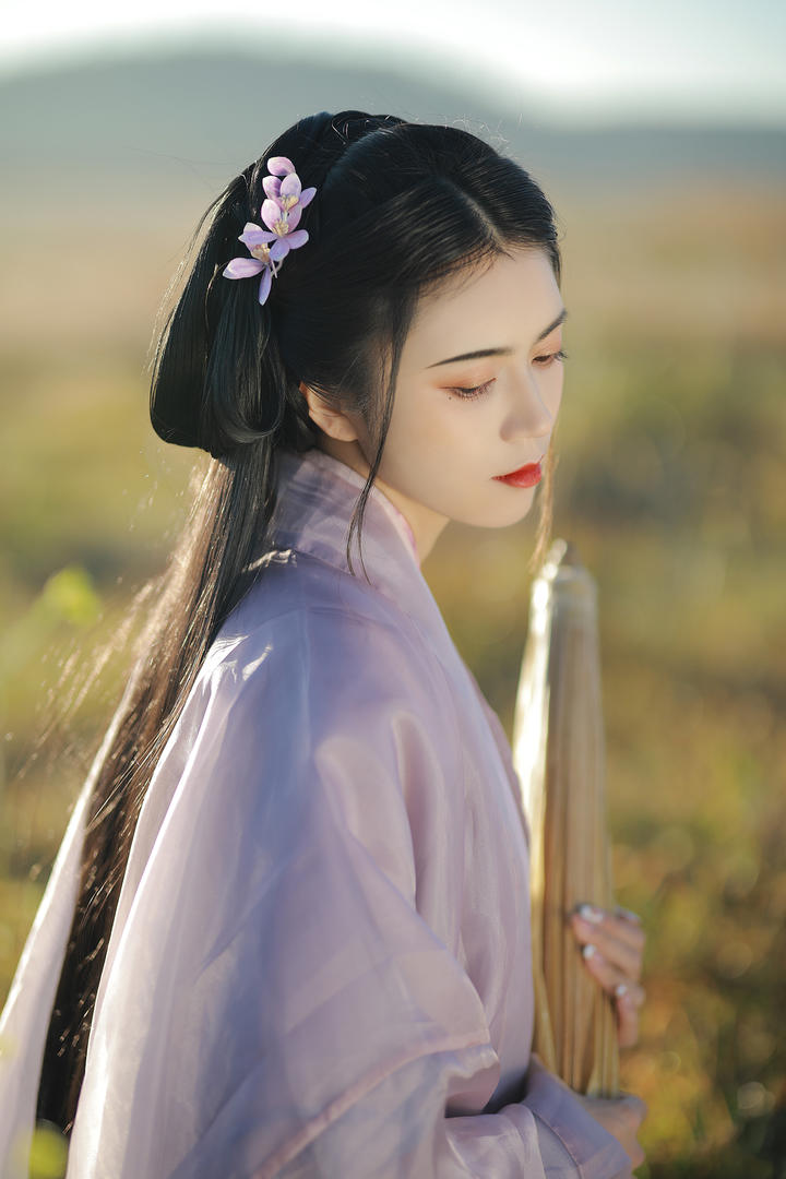 清秀温柔古装美女唯美艺术照壁纸图片