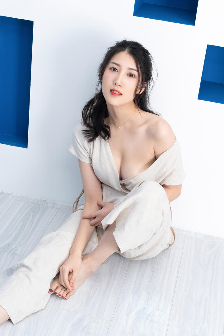 精品国产气质美女模特写真图片