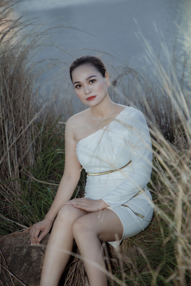 亚洲御姐气质性感美女图片