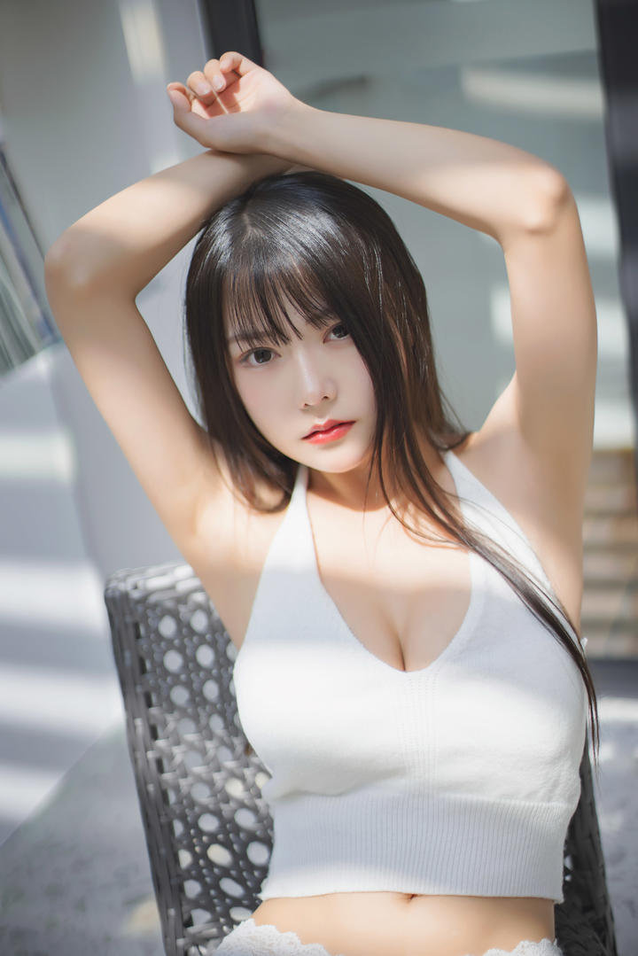 漂亮的日本大胸av女优美女图片