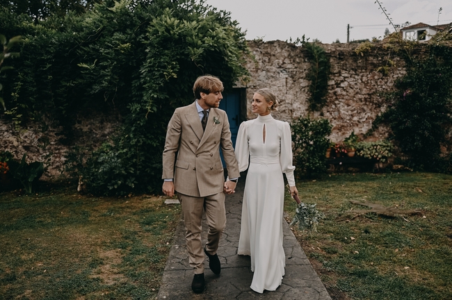 欧美浪漫温馨情侣牵手图片