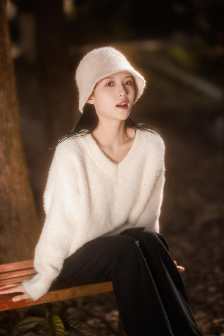 仙女般漂亮的女神秋日森林人像摄影图片