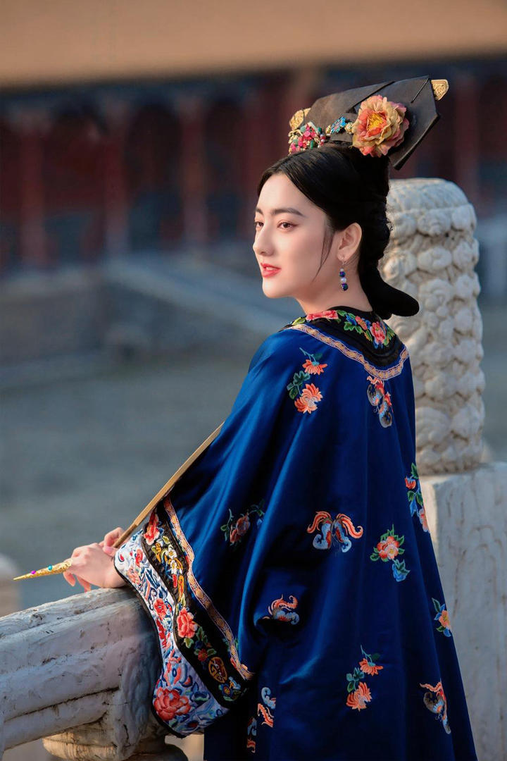 唯美清朝格格古装美女艺术写真图片