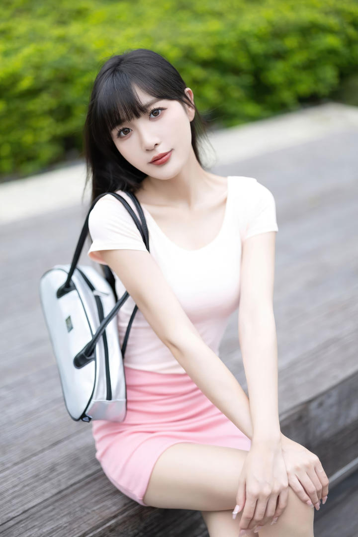 秀人网极品宅男女神林星阑3A街拍图片