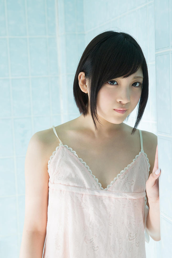 穿睡衣日本少女人休艺术模特写真