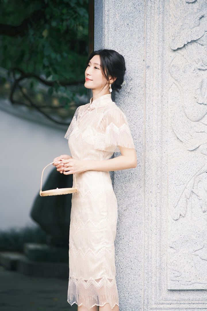 优雅端庄的江南女子唯美艺术写真图片