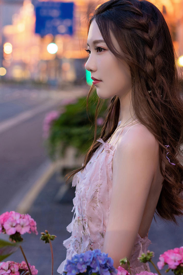 城市夜色清纯美女唯美艺术写真集
