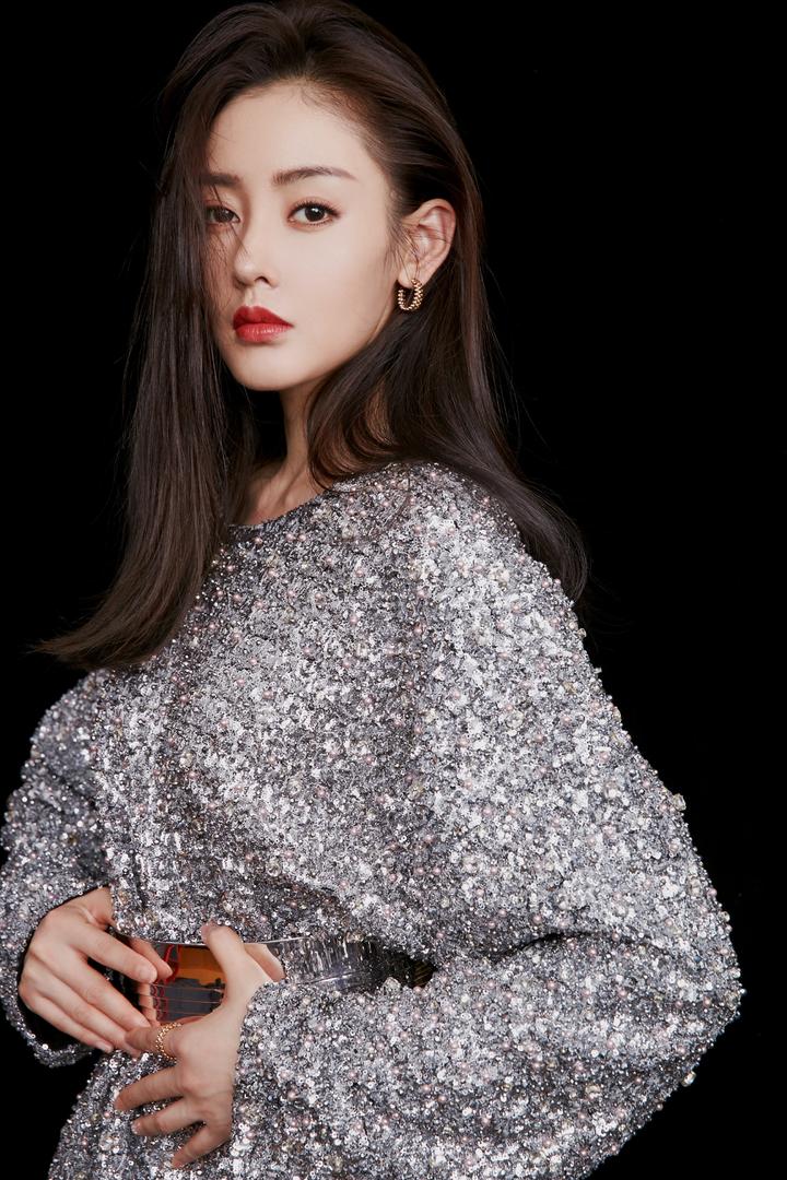 性感红唇美女明星张天爱高清图片