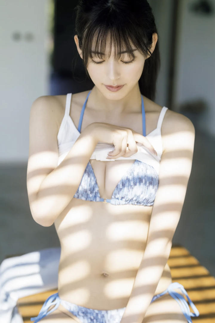 午夜剧场日本伦理片极品空姐美女性感无码写真集