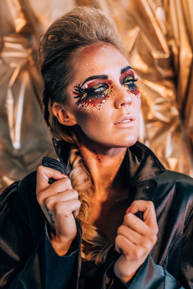 欧美精品彩妆美女艺术照