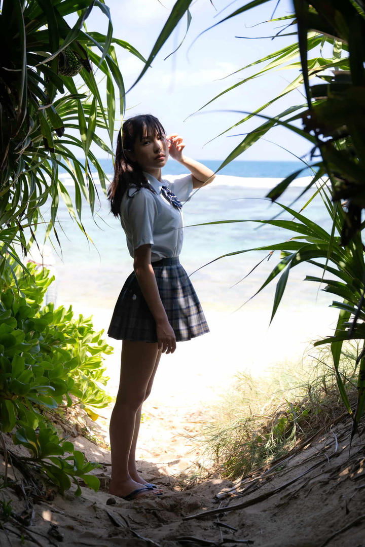 海边旅拍日本JK制服美女高清图片