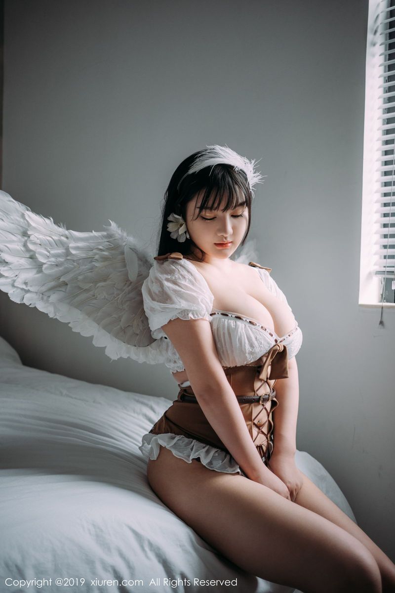 秀人网性感女神小尤奈童颜巨乳女仆装内衣诱惑大尺度写真