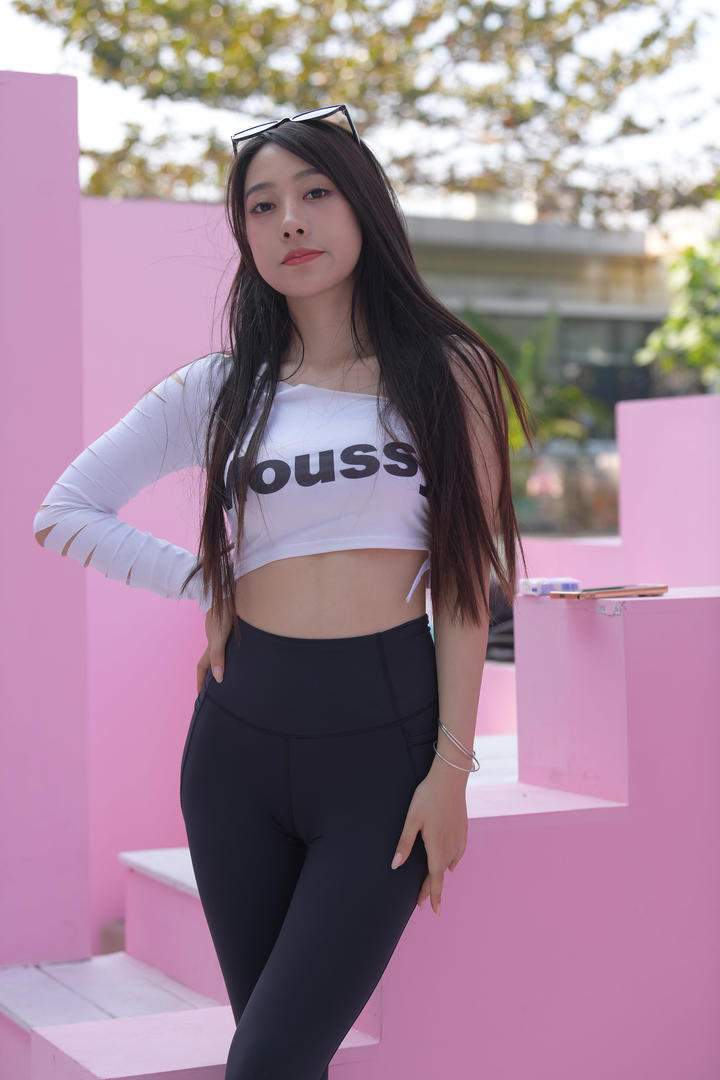 美女紧身裤高清写真图片大全