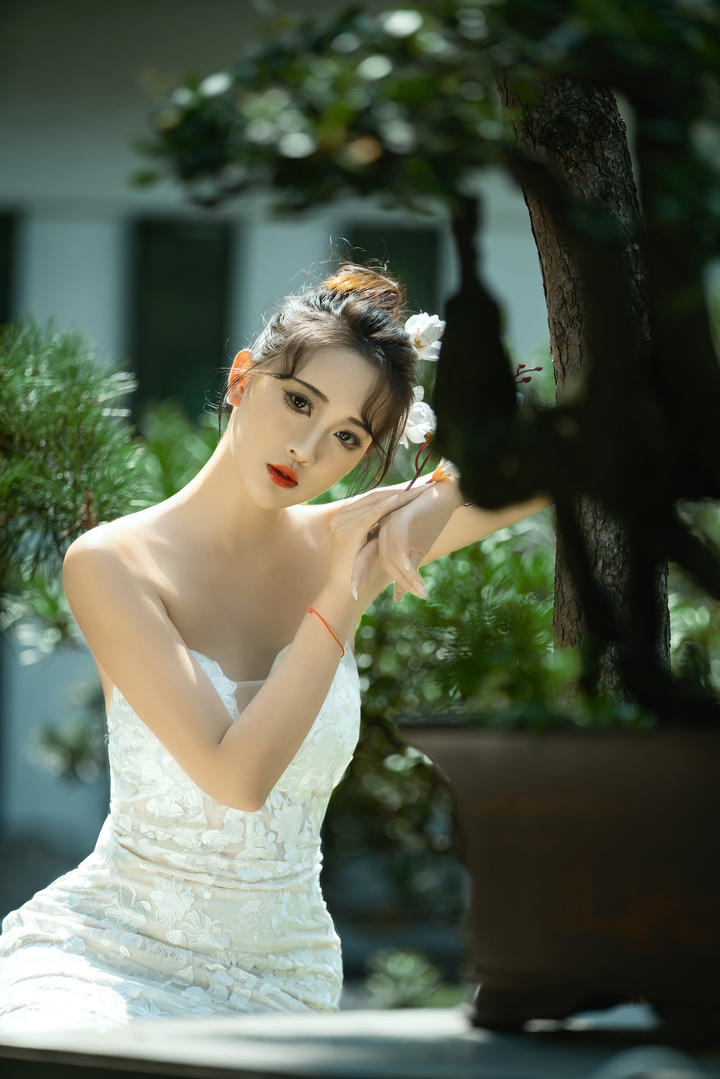 高颜值美女新娘婚纱艺术照摄影图片