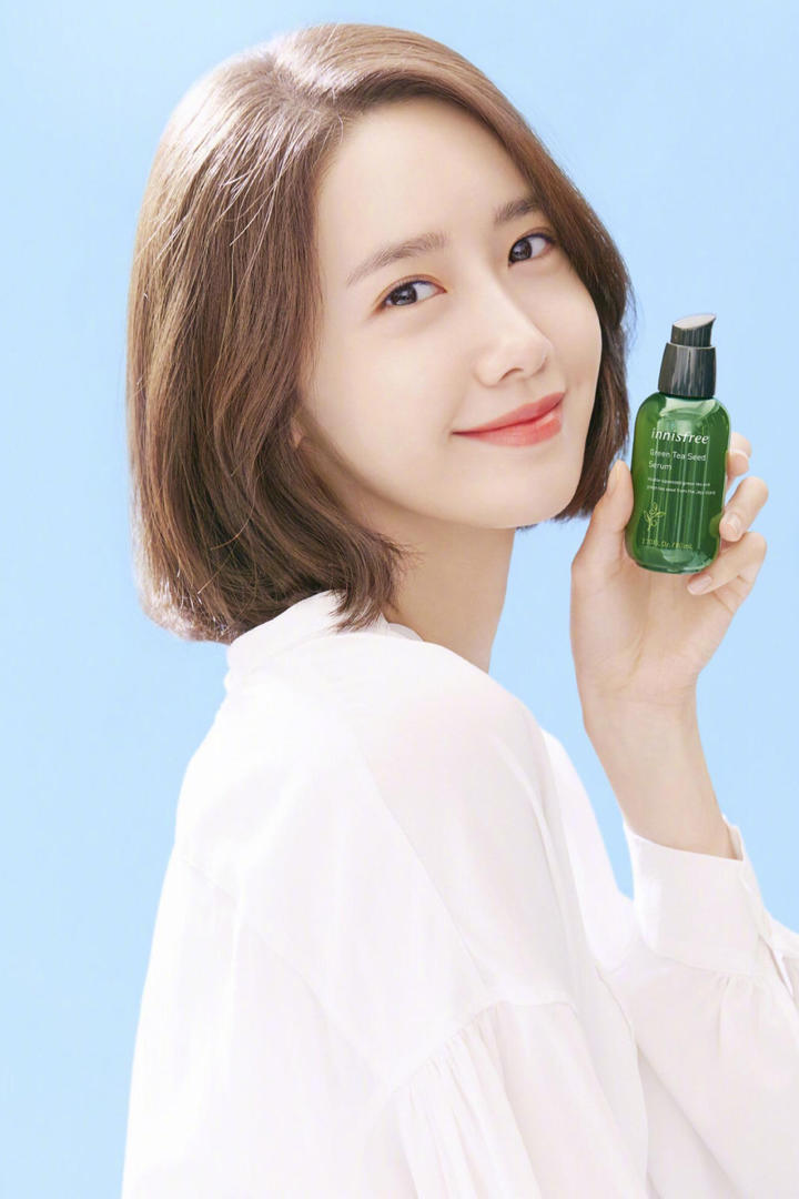 韩国美女林允儿化妆品广告