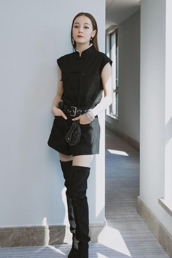 时尚女星迪丽热巴写真图片