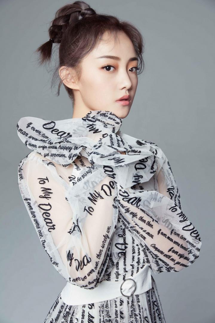 魅力女星吴佳怡时尚美女写真图片