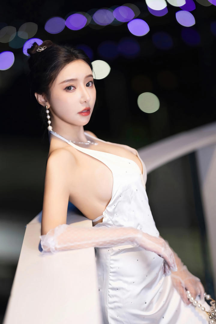 极品大胸美女王馨瑶国模人体艺术私房写真集