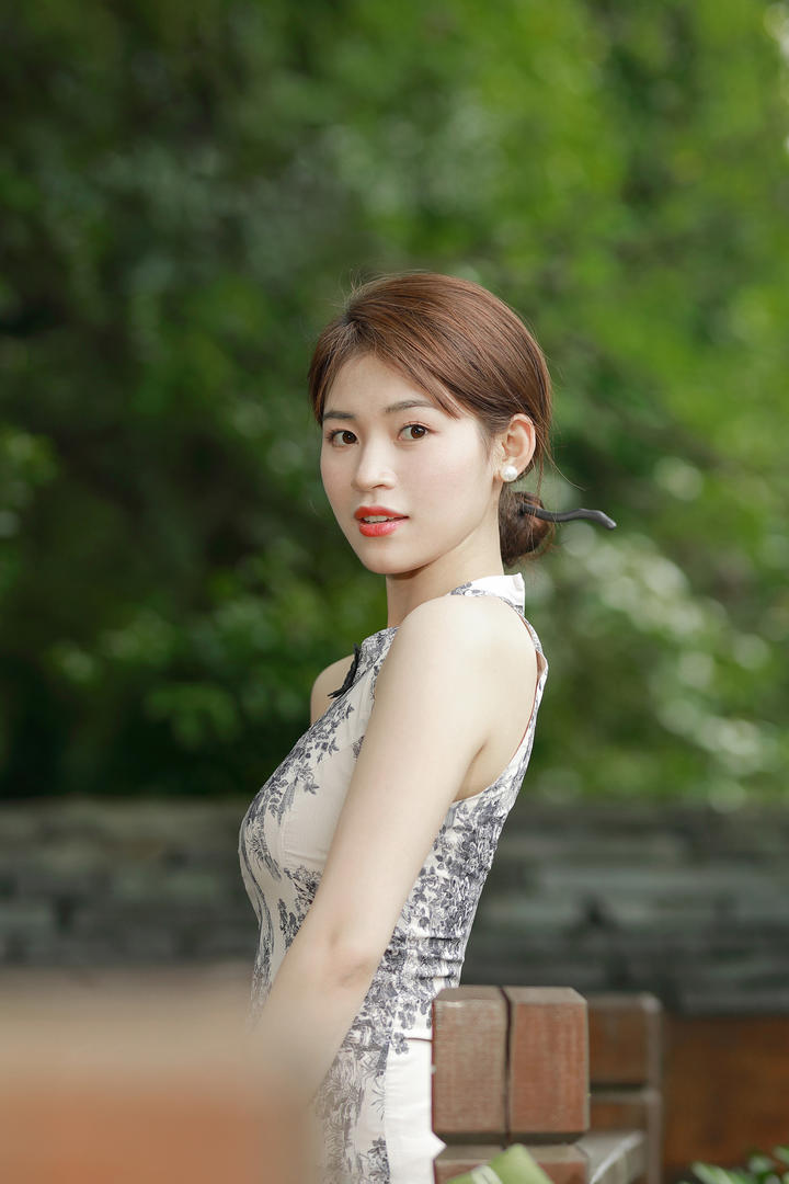 中国古典气质旗袍美女摄影写真图片