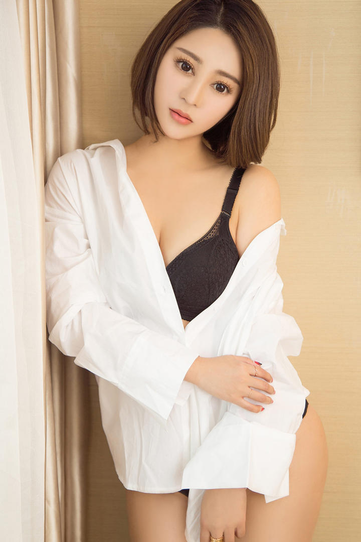高清性感短发美女模特叮当写真图片