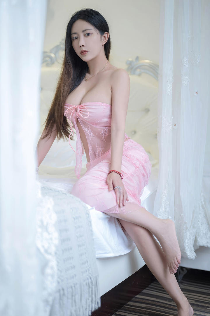 国内精品久久久久伊人AV胸大女神极致诱惑图片