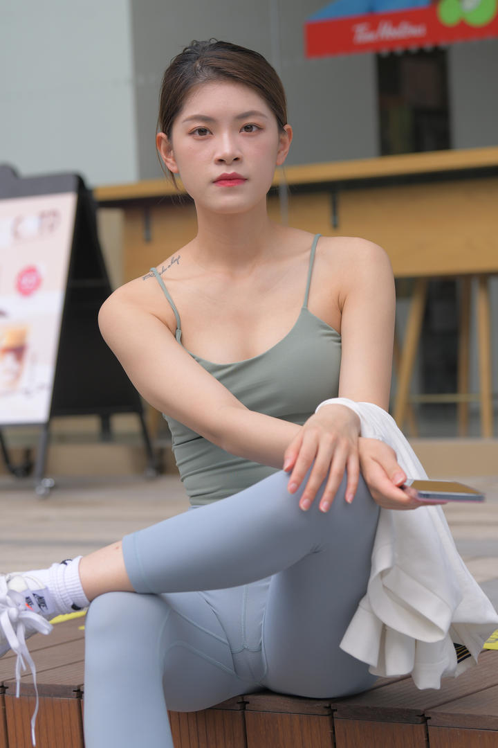 91大神精品国产偷拍极品美女瑜伽紧身裤