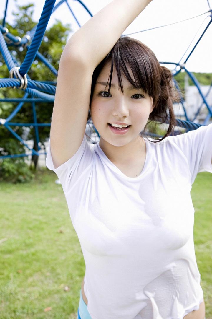 日本清纯AV美女户外湿身诱惑写真图片