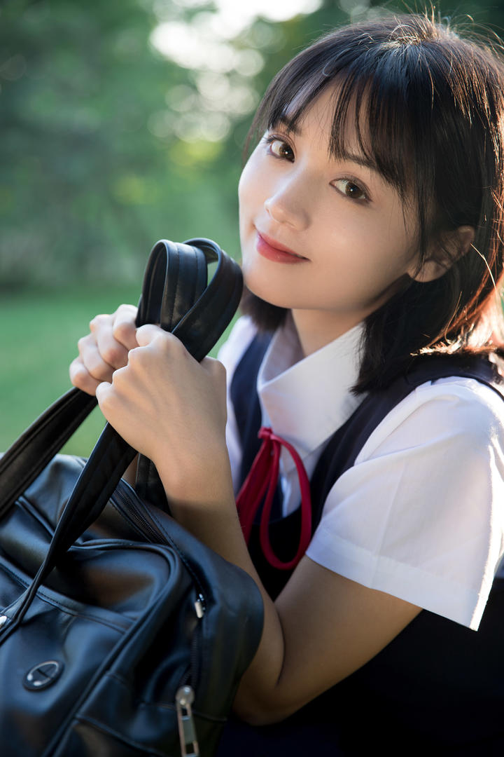 穿校服的日本可爱清纯女生头像图片