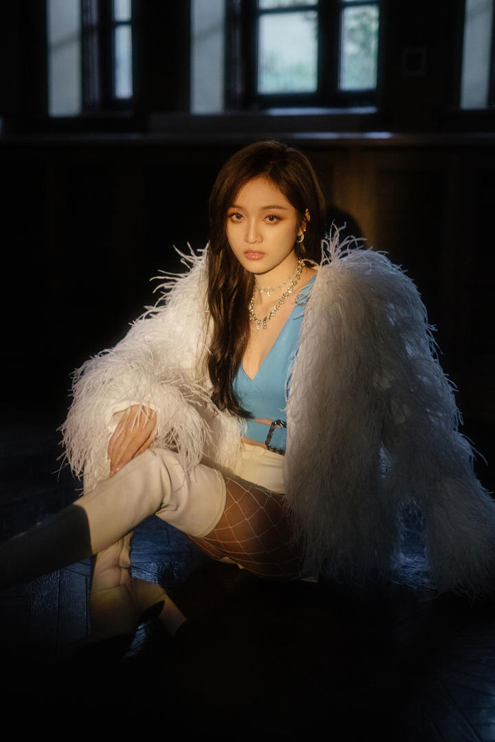 中国女明星吴宣仪个人艺术照