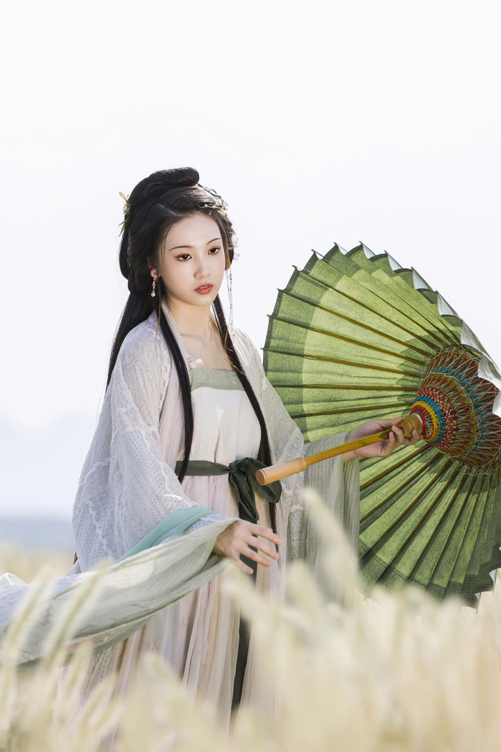 99极品网红女神古装美女艺术写真照