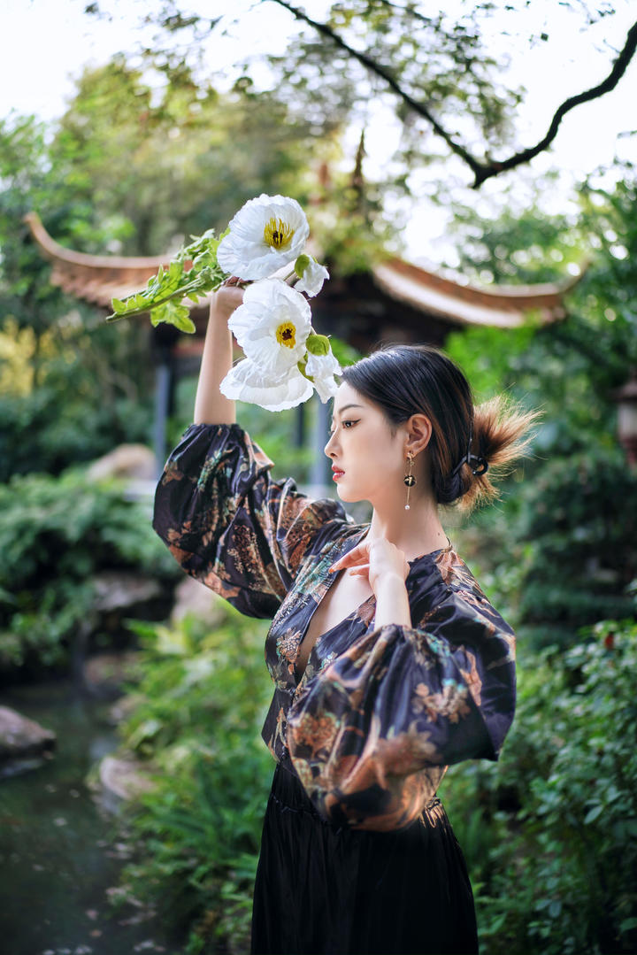 高颜值气质女神户外摄影手机壁纸图片大全