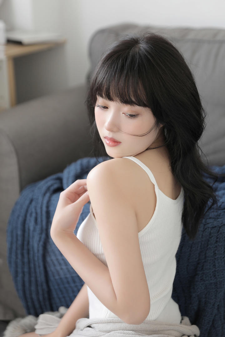 优模网清纯女孩私拍写真套图