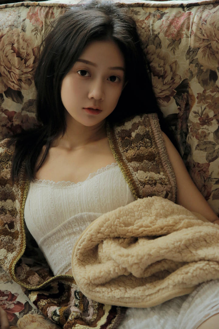 国内高清软萌可爱美女个人艺术照写真图片