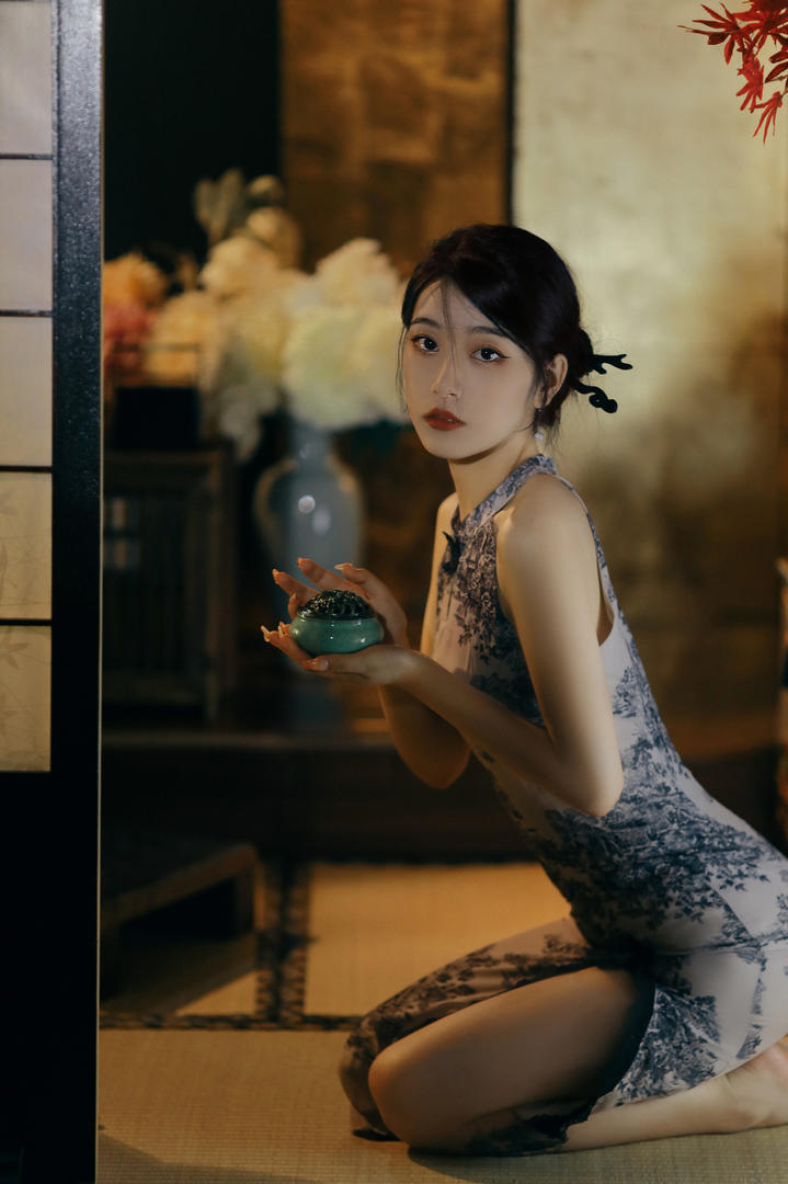 中国古典美人旗袍美女人体艺术写真图片