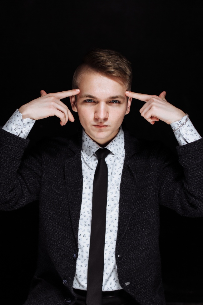 超拽外国帅哥图片