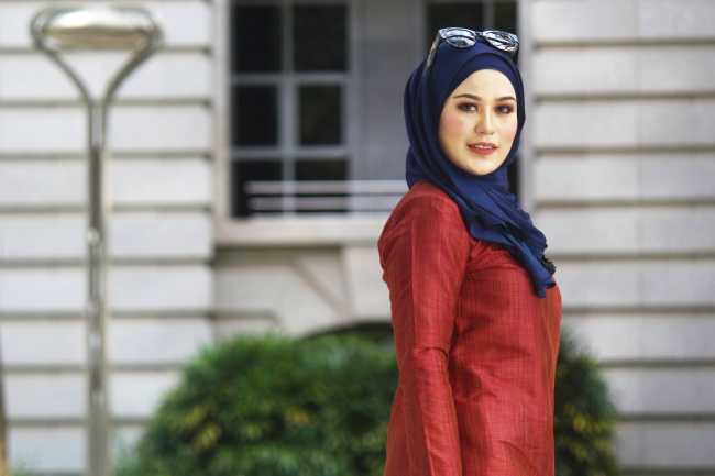 穆斯林头巾美女图片