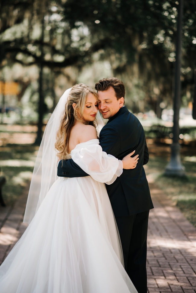 法式浪漫户外情侣婚纱照图片