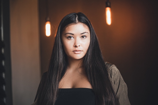 亚洲长发美女图片