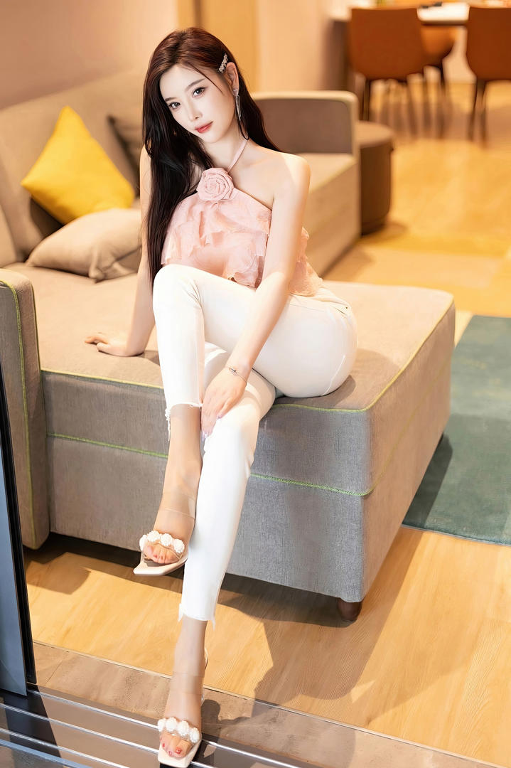 秀人网极品嫩模杨晨晨紧身裤美女写真图片