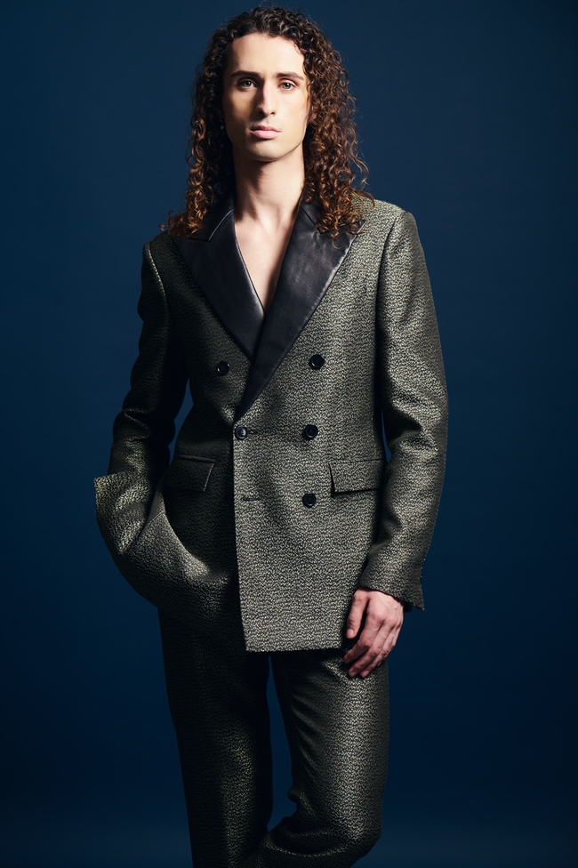 时尚西装男模帅哥写真摄影图片