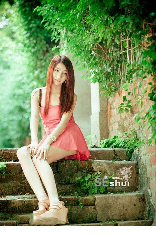 掂起脚尖，让阳光离得更近些