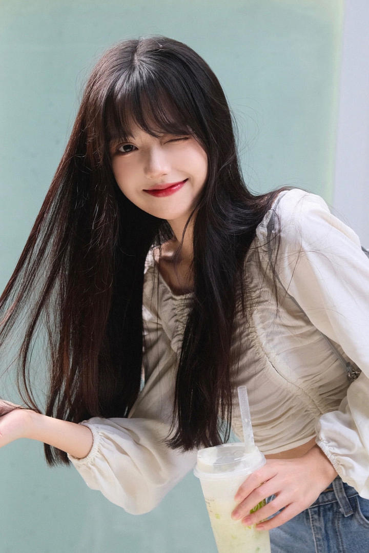 超可爱甜美清纯女生写真图片