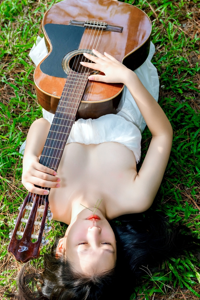 亚洲文艺女孩艺术照写真摄影图片