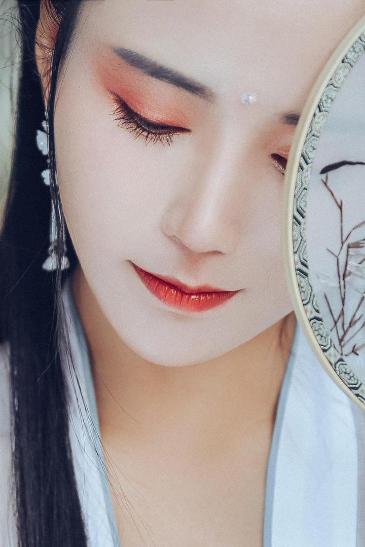 高清近距离古典古装美女摄影图片