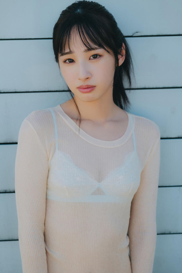 日本年轻少女纯欲天花板女孩人像摄影写真图片